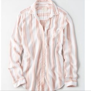 American eagle boyfriend fit button down